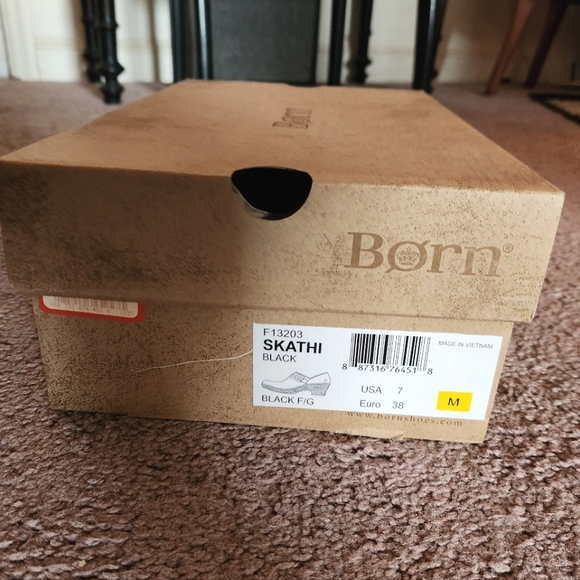 Black Born Skathi Shoes Clogs Casual Slip On Leather NWT - Picture 9 of 12